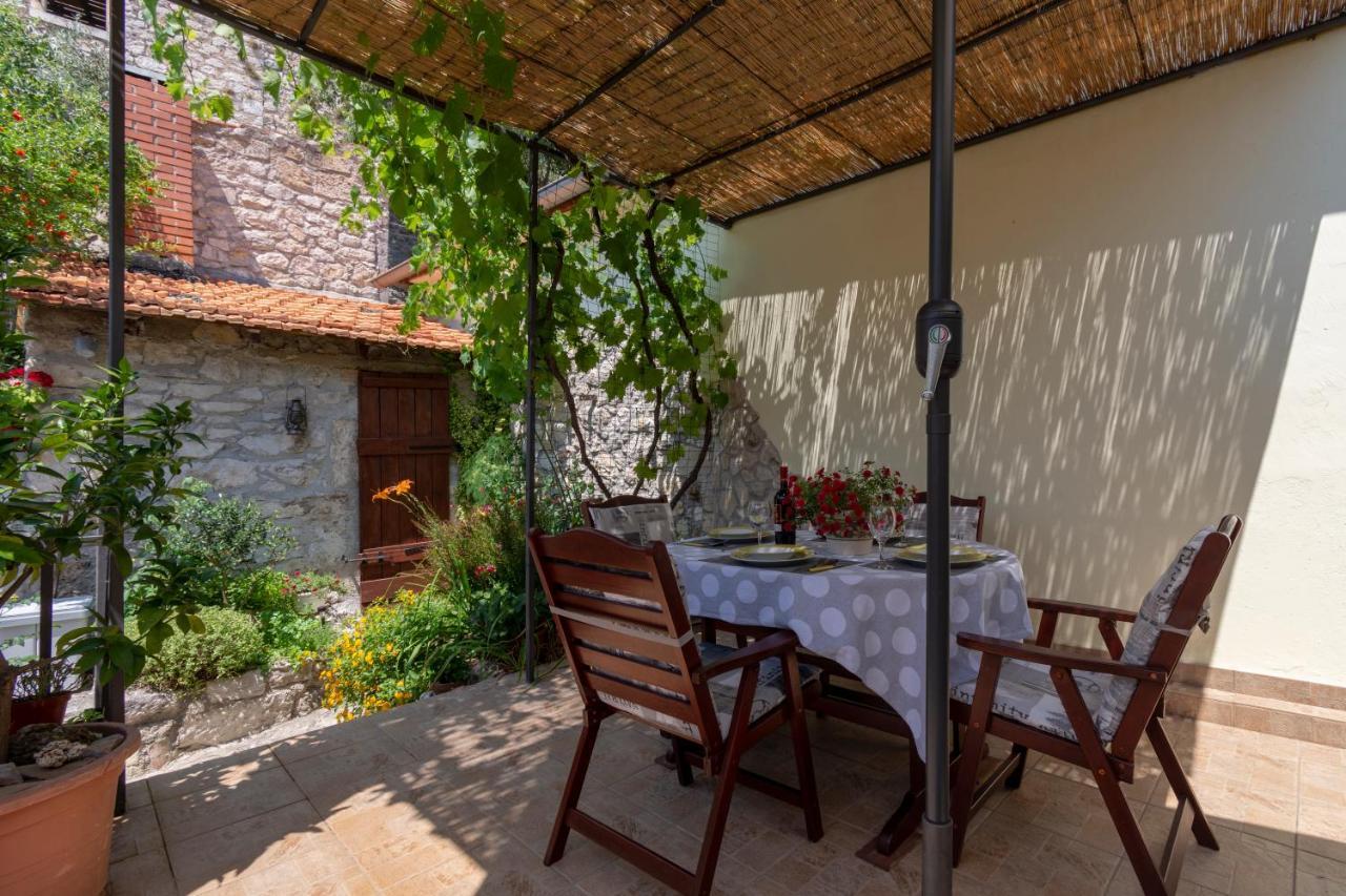 Mediterranean Terrace Apartment With Bikes & Sup Скрадин Екстер'єр фото